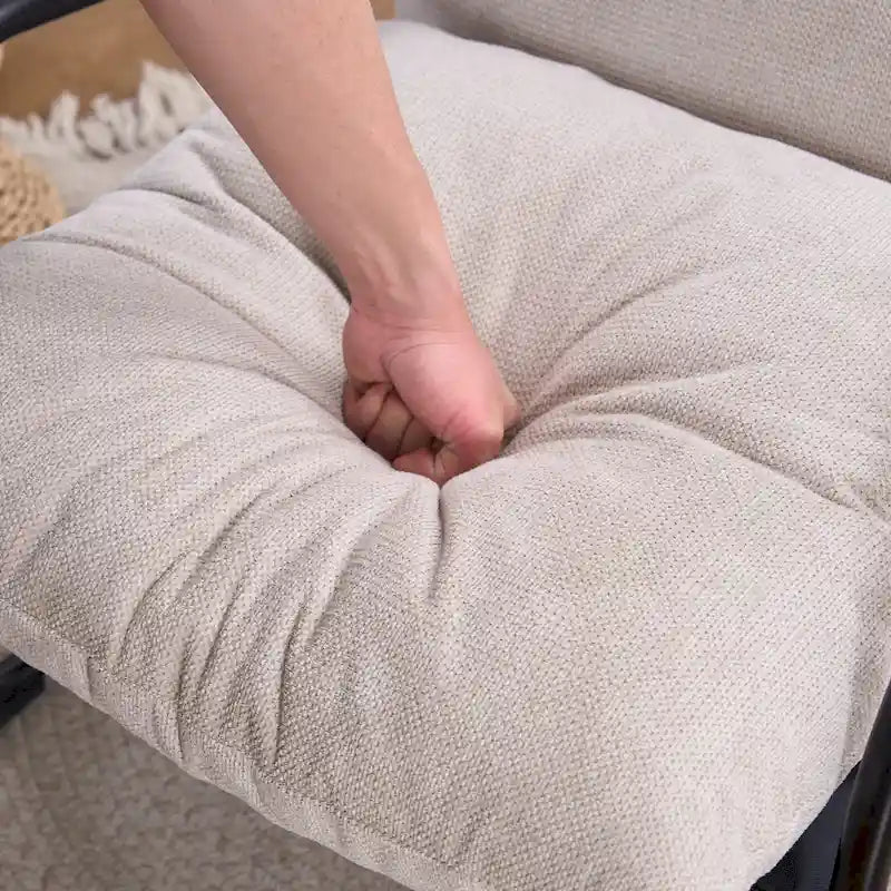 Beiger Leinen-Loungesessel mit freitragendem schwarzem C-Gestell aus Metall, Sitzkissen und Rückenkissen