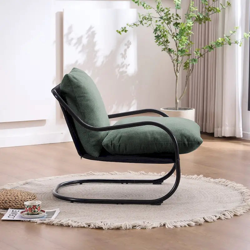 Beiger Leinen-Loungesessel mit freitragendem schwarzem C-Gestell aus Metall, Sitzkissen und Rückenkissen
