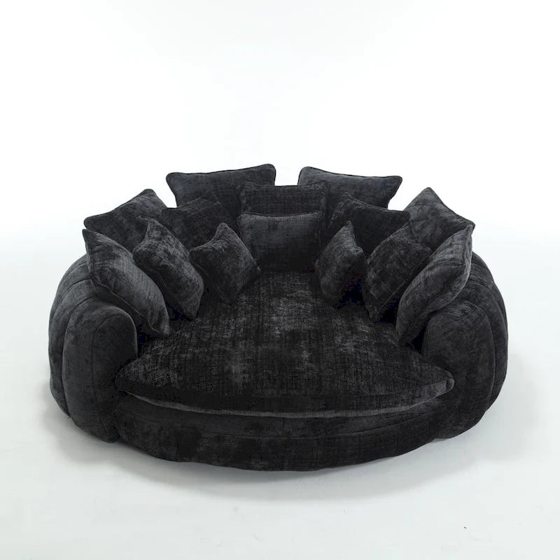 Beiges, übergroßes rundes Schlafsofa aus Chenille, hohe Rückenlehne, umlaufende Sitzfläche, mit Kissen