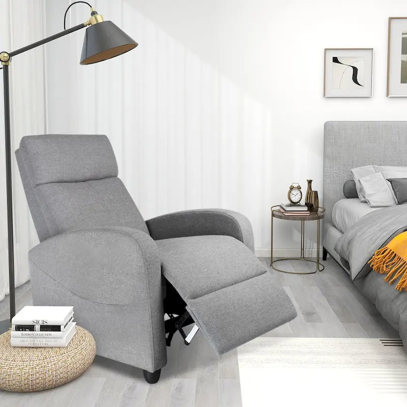 Relaxsessel in Schwarz aus PU-Leder mit 8 Massagemodi, Wärmefunktion und Fußstütze