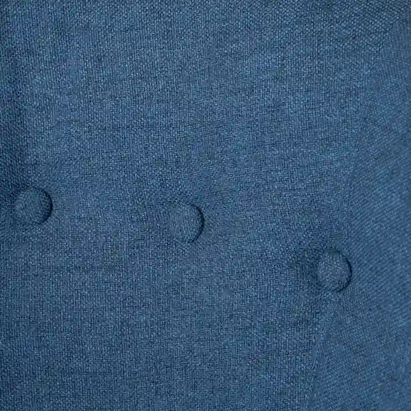 Poltrona club barrel in poliestere grigio, capitonné, profili tono su tono, gambe in betulla