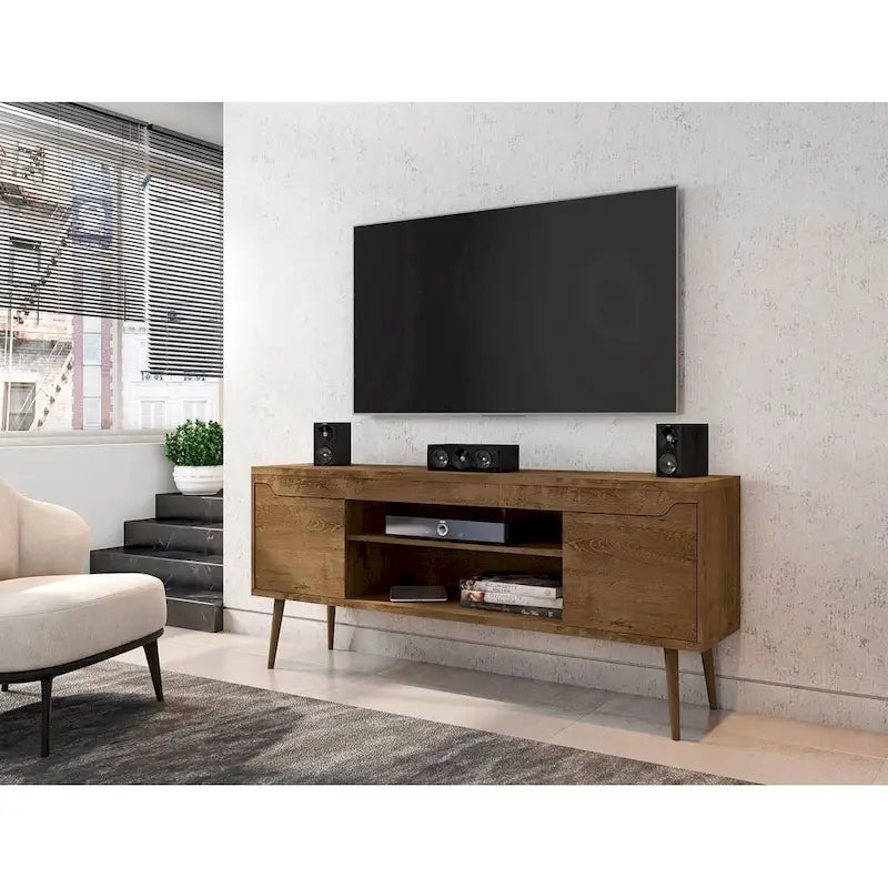 Meuble TV blanc de style moderne du milieu du siècle, console multimédia à 2 portes et 2 étagères, pieds évasés en noyer, convient jusqu’à 60 pouces