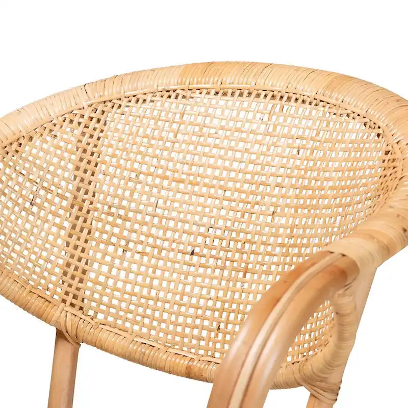 Natürlicher brauner Rattan-Esszimmerstuhl mit Armlehnen, geflochtener runder Rückenlehne und abnehmbarem Kissen, Boho-Stil